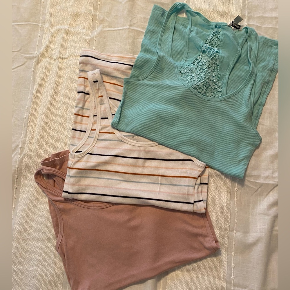 American Eagle and A New Day lot of Women’s S tank tops